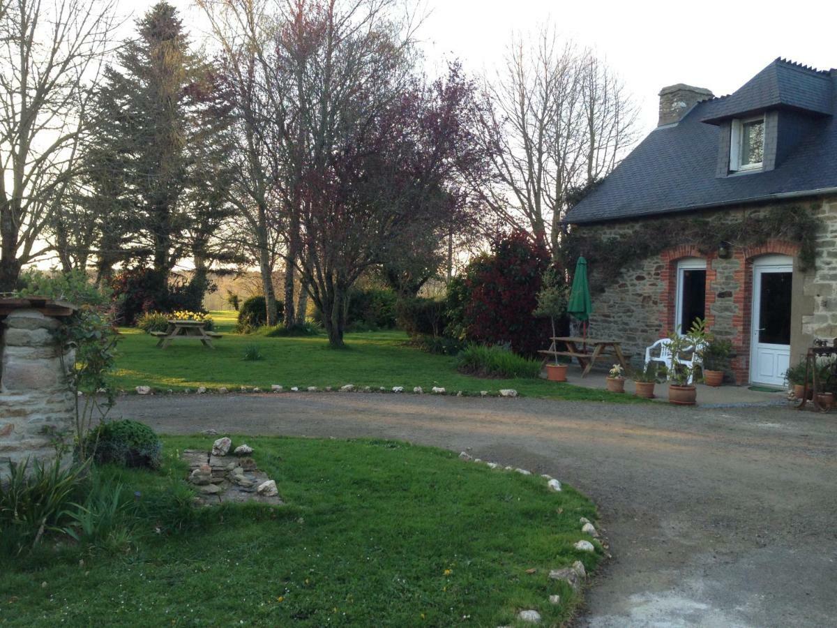 La Ville De Mainguy Josselin Exterior foto