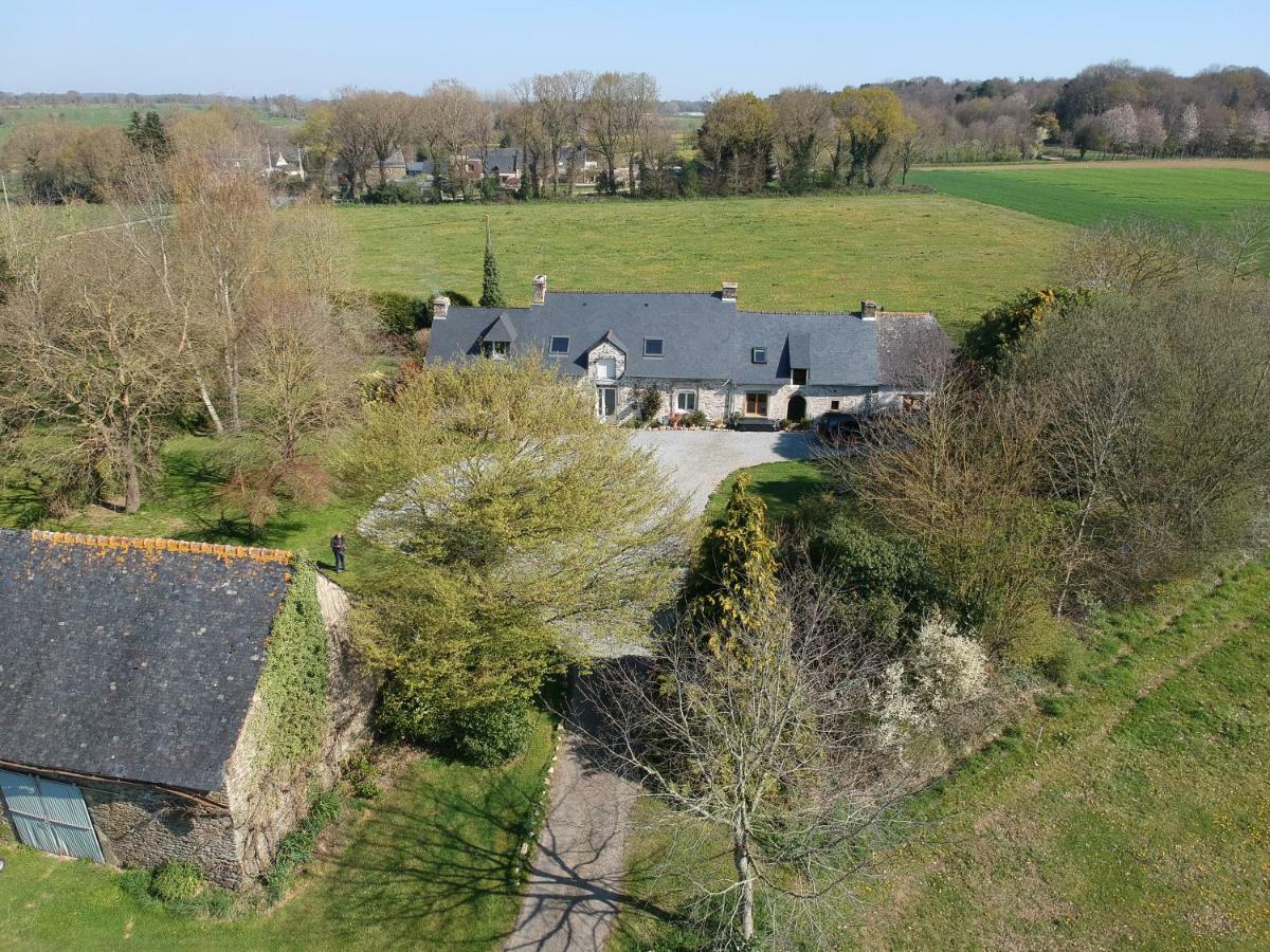 La Ville De Mainguy Josselin Exterior foto